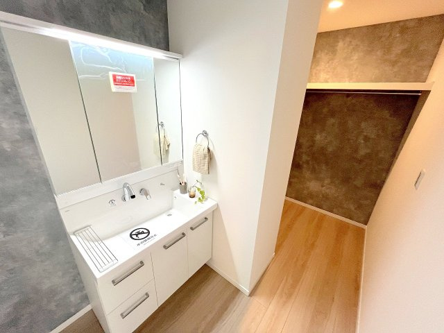 福生市福生全3棟　新築分譲の独立洗面台