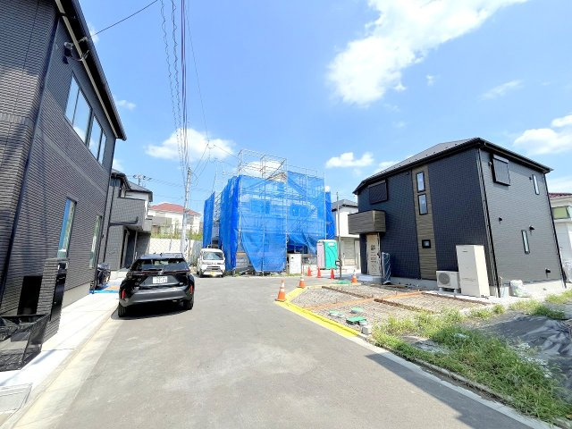 福生市福生全3棟　新築分譲の前面道路含む現地写真