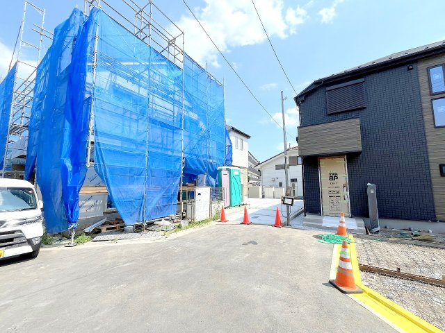 福生市福生全3棟　新築分譲の前面道路含む現地写真