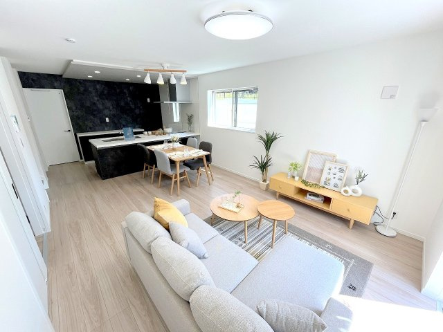 福生市福生全3棟　新築分譲の居間・リビング