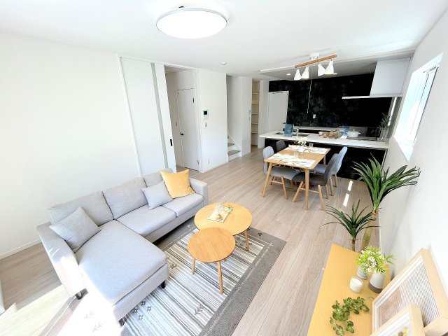 福生市福生全3棟　新築分譲の居間・リビング