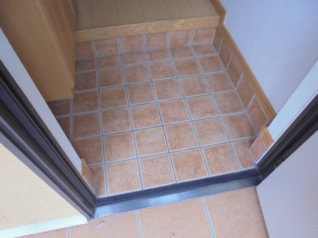 クラッセ壱番館の玄関