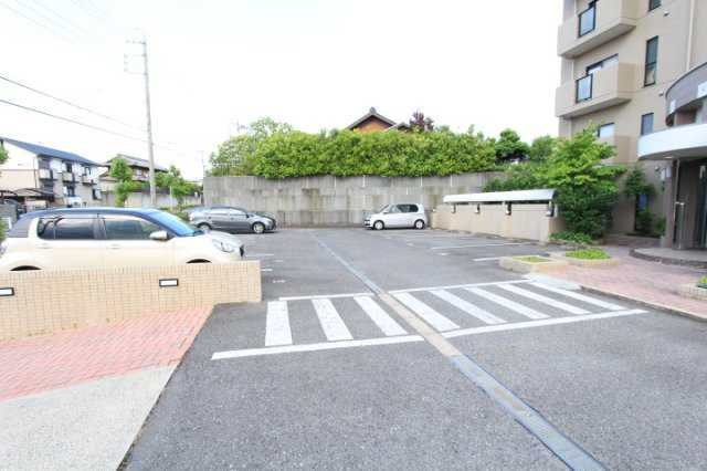 ブラウニーⅡの駐車場