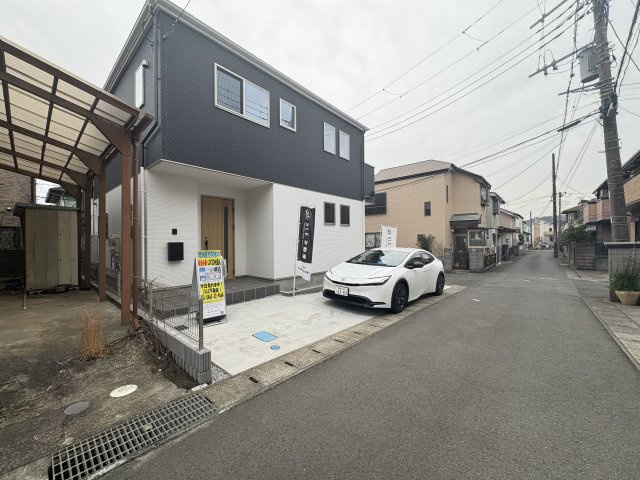 【間取り】 | SICがあるので、きれいに片付いた玄関をキープできますよ◎　
広々20.6帖のリビングでご家族でゆったりと過ごせます♪