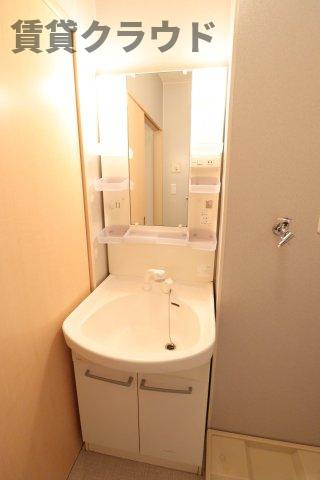 リビングタウンおゆみ野の洗面所|スペースが確保できる洗面所です