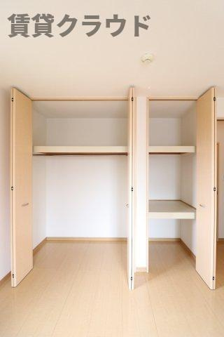 リビングタウンおゆみ野の収納|小物を収納するのに便利です