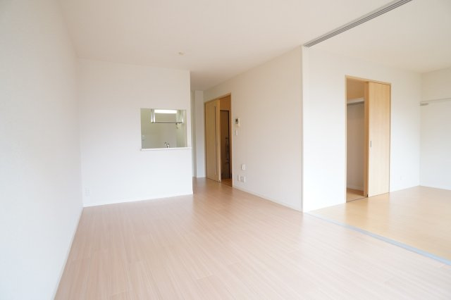 カーサ西船の居間・リビング|※同建物・同間取・別部屋の写真です。