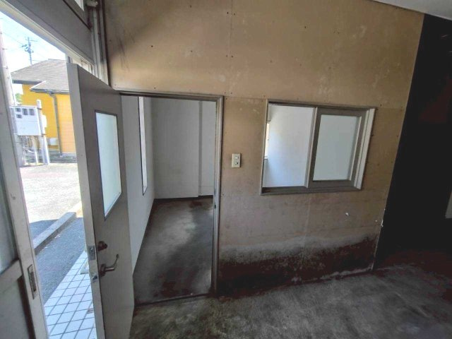 雲谷町　貸店舗事務所の内装