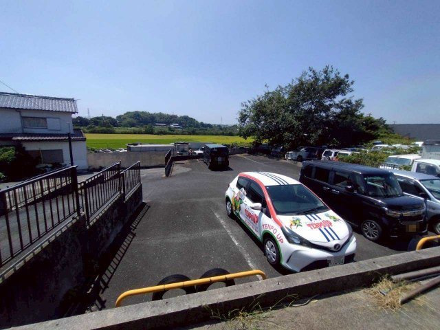 雲谷町　貸店舗事務所の駐車場