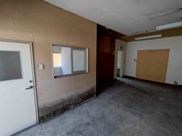 雲谷町　貸店舗事務所の内装