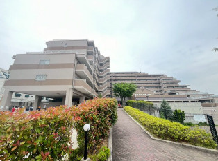 グランプレステージ⻄明⽯の外観