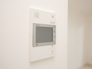 【セキュリティ】 | エスリード弁天町クレール | モニター付きインターホンです