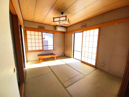 東松山市六軒町 中古戸建の洋室|２階 洋室（９帖）