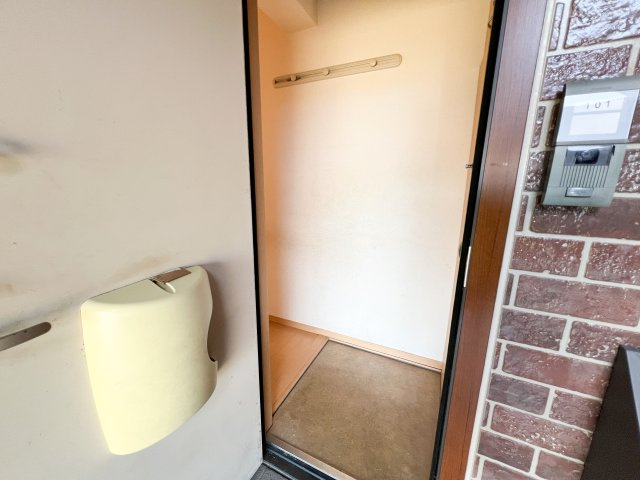 ウエスト孕の玄関