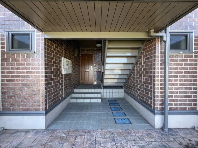 ウエスト孕のエントランス