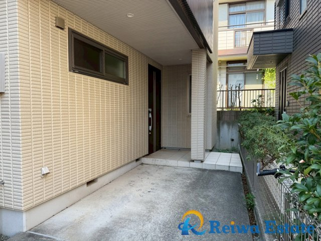 中古戸建　茅ヶ崎市菱沼1丁目の玄関