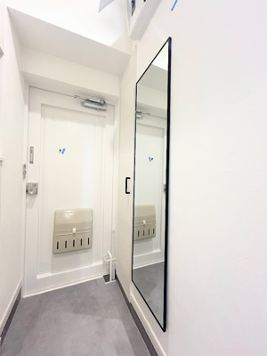 【玄関】 | サニーパレス多摩 | すっきり片付いた玄関で来客時にも自信が持てそう。