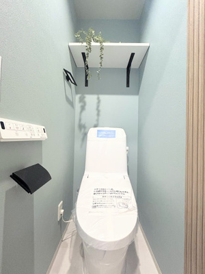 【トイレ】 | サニーパレス多摩 | ◆清潔感のある白を基調とした落ち着ける空間。