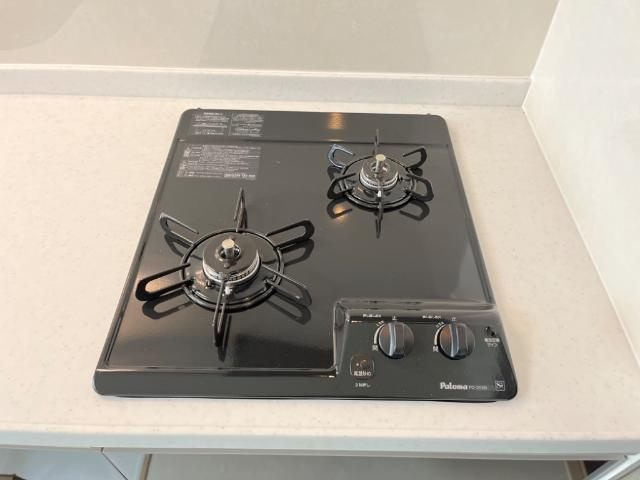 トリコロールⅢのキッチン|2口コンロ