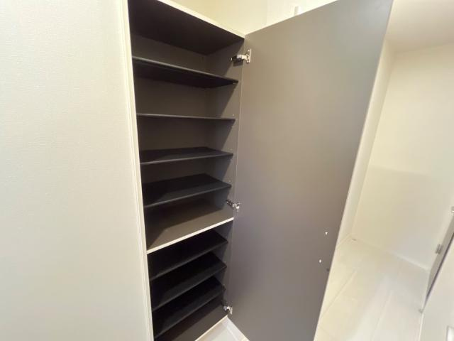 トリコロールⅢの玄関|下駄箱