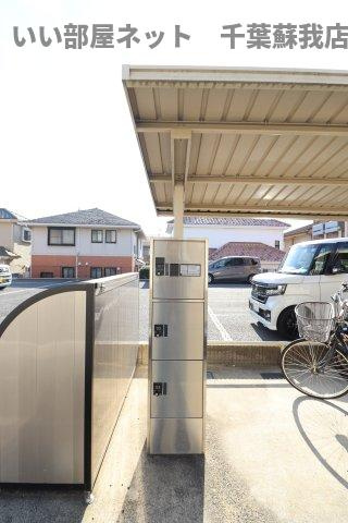 ヴィクトワールＢのエントランス|宅配ボックスがあると、自分の時間を有効活用できますね！