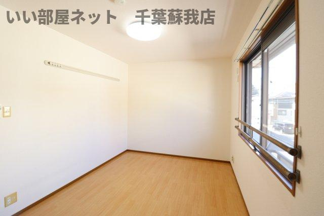 ヴィクトワールＢの洋室|明るい洋室です