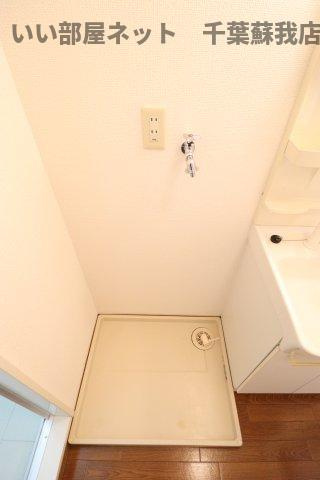 ヴィクトワールＢの洗面所|ゆったりとスペースのある洗面所