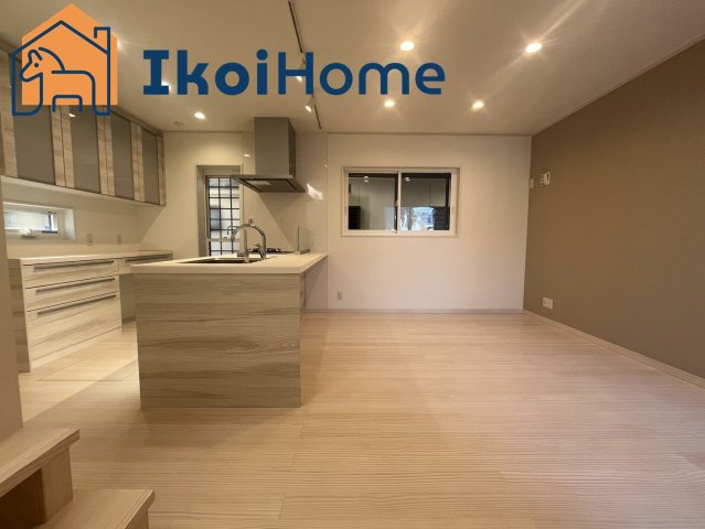 明石市朝霧東町2丁目　新築戸建の居間・リビング|◆同社施工例◆西区、垂水区、明石市初。弊社は契約前に新築戸建の住宅診断を無料で行っています