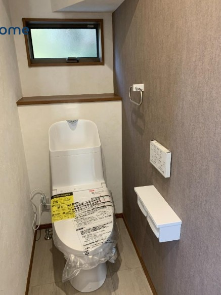 明石市朝霧東町2丁目　新築戸建のトイレ|●年中無休：当日予約可●1階・2階ウォッシュレット付のお手洗い。汚れが落ちやすく、節水タイプです