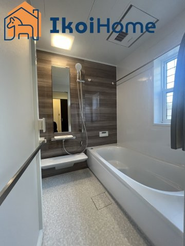 明石市朝霧東町2丁目　新築戸建の浴室|◆同社施工例◆年中無休：当日予約可●浴槽は広く足を伸ばして入ることができます。