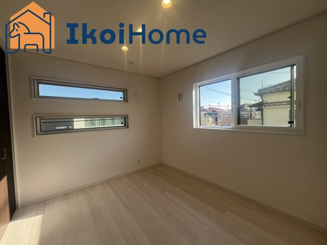 明石市朝霧東町2丁目　新築戸建の子供部屋|◆同社施工例◆注意。カーテン・カーテンレールは付いておりません。弊社にご相談ください。