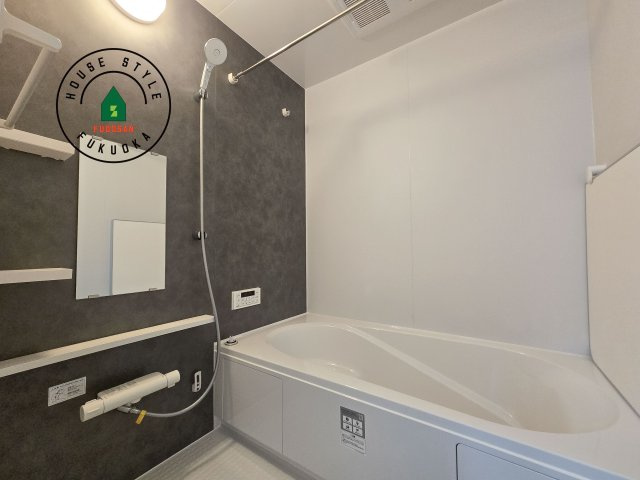 福岡市東区名島4丁目第4-2棟（1号棟）　の浴室|1日の疲れを癒してくれる広々バスルーム。雨の日のお洗濯にも大活躍な浴室乾燥機付です！