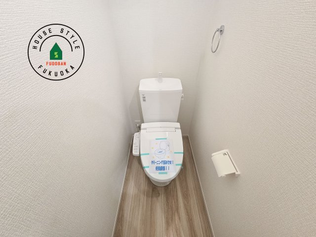 福岡市東区名島4丁目第4-2棟（1号棟）　のトイレ|温水洗浄便座を完備しております。2ヶ所にトイレがあるのは朝の慌ただしい時間も安心です。