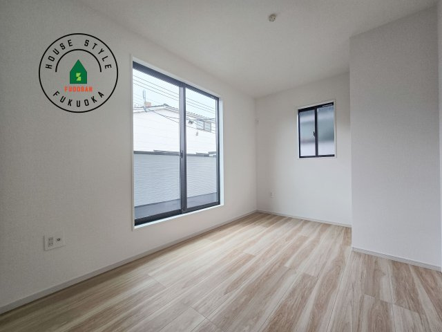 福岡市東区名島4丁目第4-2棟（1号棟）　の洋室|採光良好な洋室は全居室、複層ガラスの遮熱効果と断熱効果で、一年中快適に過ごせます。