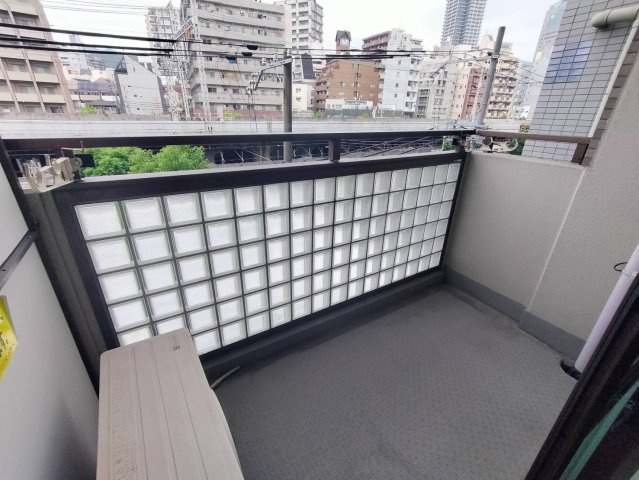 リーグレック元町のバルコニー