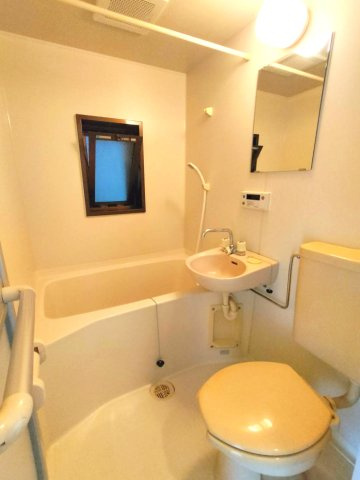 リーグレック元町の浴室