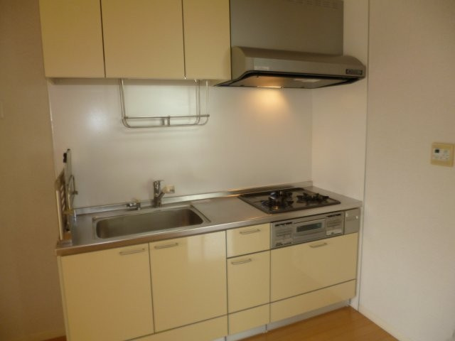 プラージュのキッチン|３口ガスコンロ付システムキッチン