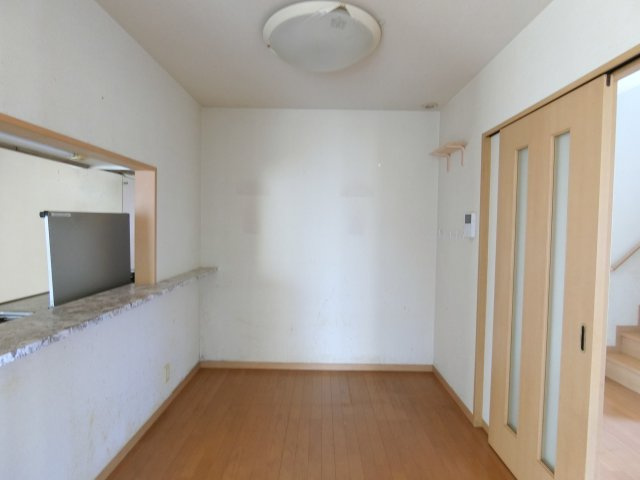 両三柳 中古住宅の居間・リビング