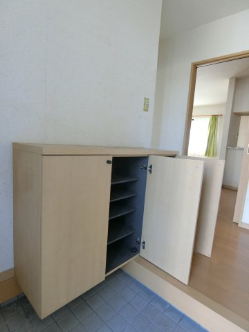 両三柳 中古住宅の玄関