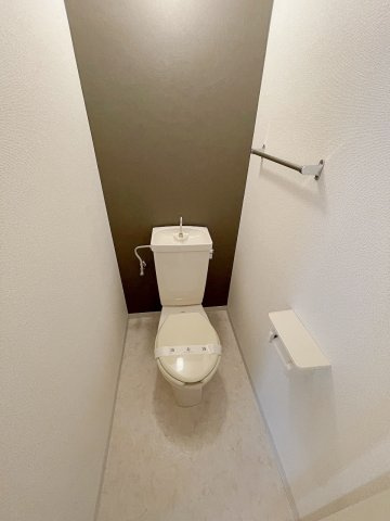 ゆったりとした空間のトイレです