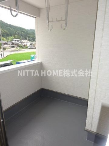 アジュールⅡのバルコニー|南向きになっているバルコニーです★