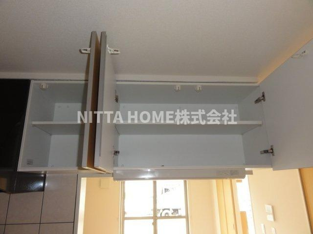 アジュールⅡの収納|キッチン上部の収納です◇