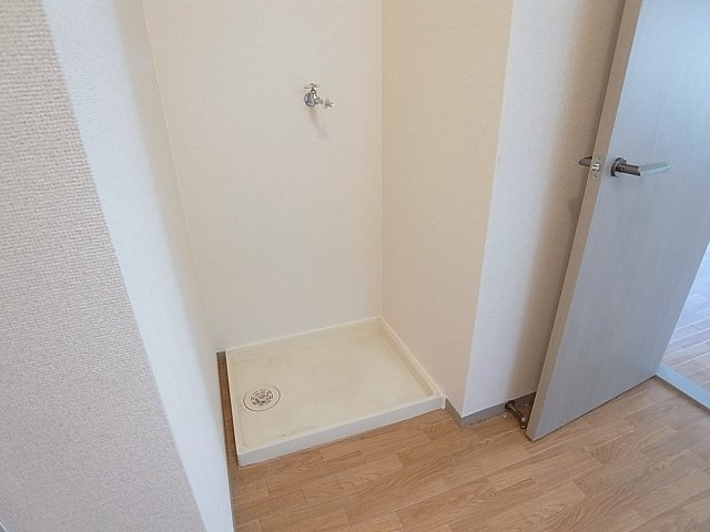 トゥインクル谷上の洗面所|室内洗濯機置場