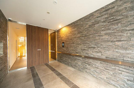 パークアクシス赤羽南のエントランス