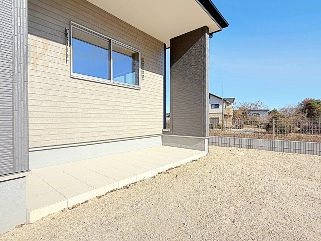 第1石岡市下林　新築戸建て　1号棟のバルコニー|日当たりの良いテラス！物干しやくつろぎスペースなど生活に合わせて活用♪