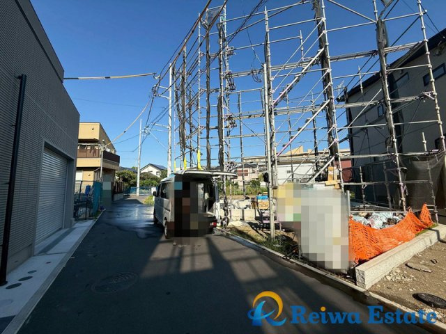 新築戸建　茅ヶ崎市本村4丁目の前面道路含む現地写真