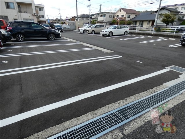 グランドレジデンスの駐車場