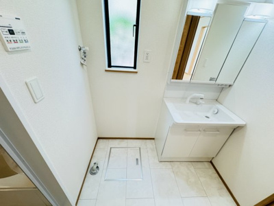 【ランドリースペース】 | 松戸市八ケ崎６丁目新築戸建【八ヶ崎小学校：2分】 | 洗濯機置き場