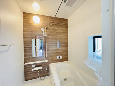 【浴室】 | 松戸市八ケ崎６丁目新築戸建【八ヶ崎小学校：2分】 | スライド式シャワーホルダー・手元で水流切り替えシャワーヘッド