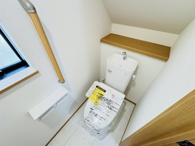 【トイレ】 | 松戸市八ケ崎６丁目新築戸建【八ヶ崎小学校：2分】 | 温水洗浄暖房便座つきトイレ